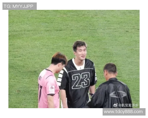 球星跨界挑战 足球与篮球的精彩碰撞与突破