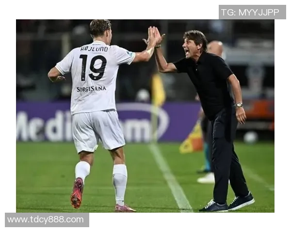 转场时刻足球球星撇嘴瞬间引发网友热议展现情绪真实一面 转场时刻足球球星撇嘴瞬间引发网友热议展现情绪真实一面