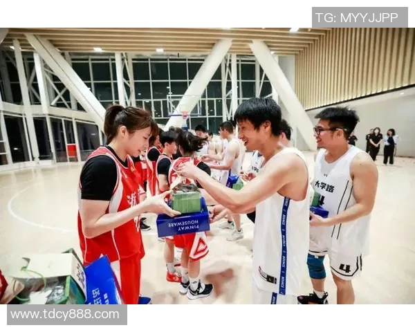 足球球星纷纷捐款抗击疫情 温情行动彰显体育精神与社会责任 足球球星纷纷捐款抗击疫情 温情行动彰显体育精神与社会责任