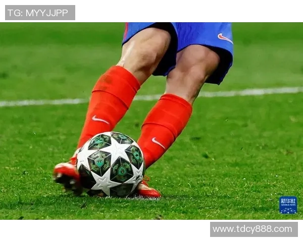 球星风采尽显 足球场上的传奇人物与精彩瞬间的完美呈现 球星风采尽显 足球场上的传奇人物与精彩瞬间的完美呈现